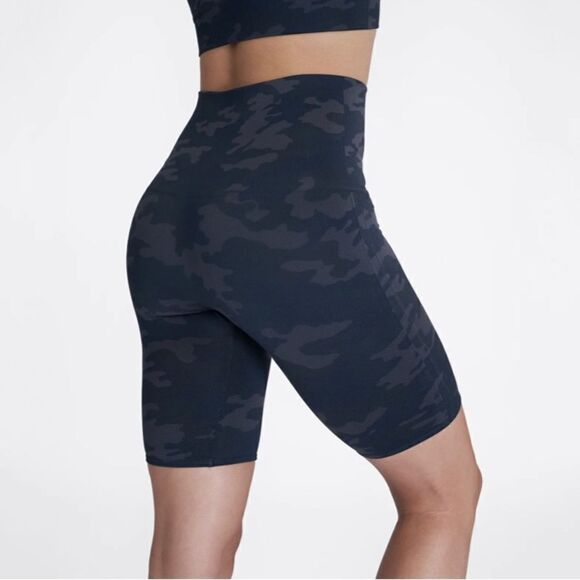 Spanx look at me now bike shorts black/blue camo large - Picture 2 of 8